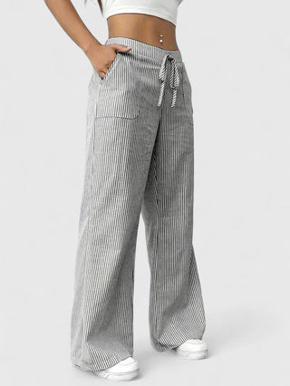 Dominique | Spacious and comfortable pants with elegant details