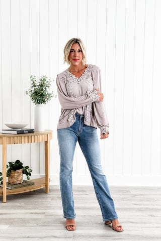 High-Waisted Sculpting Jeans FitCurve™